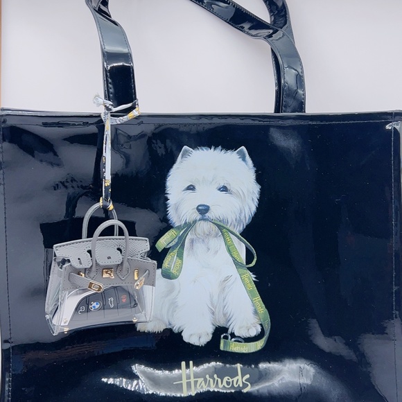 Chic Multi-Use Mini Bag Charm Perfect for Keys, AirPods,Makeup Essentials - Picture 2 of 12